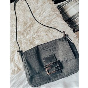 Vintage Mini FENDI zucchini baguette (Black)